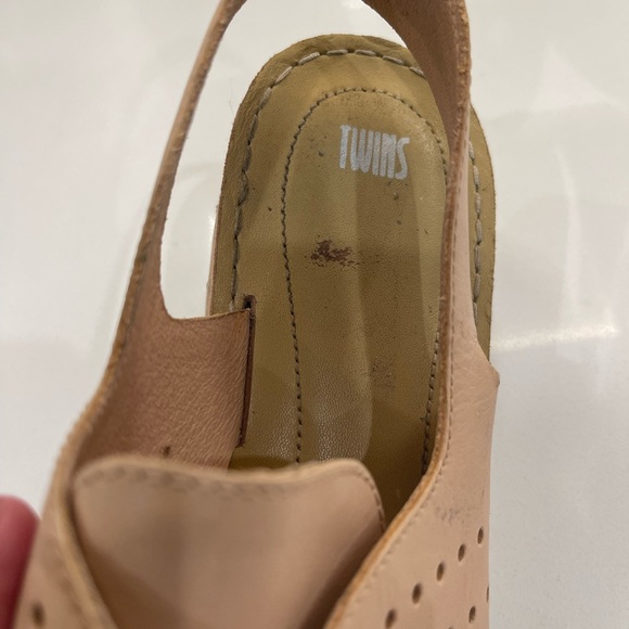 CAMPER TWINS -  Versatile Cream/Tan Sandals,      Size 40 - Picture 6 of 12